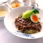 炸醤麺(ザージャンメン)